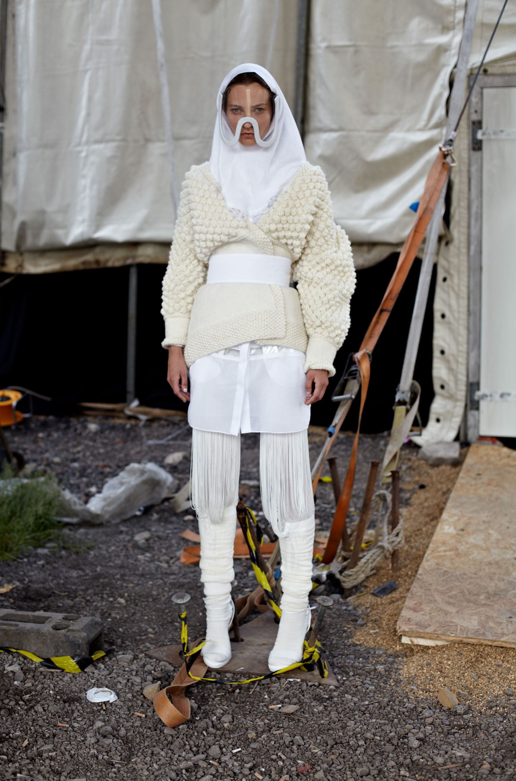 Isabell Yalda Hellysaz_11