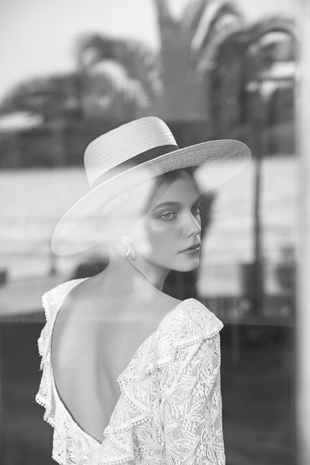 Julia-Veilex-Hannah-Schwaerzer-Semih-Kanmaz-Cosmopolitan-Turkey-April-2014-03