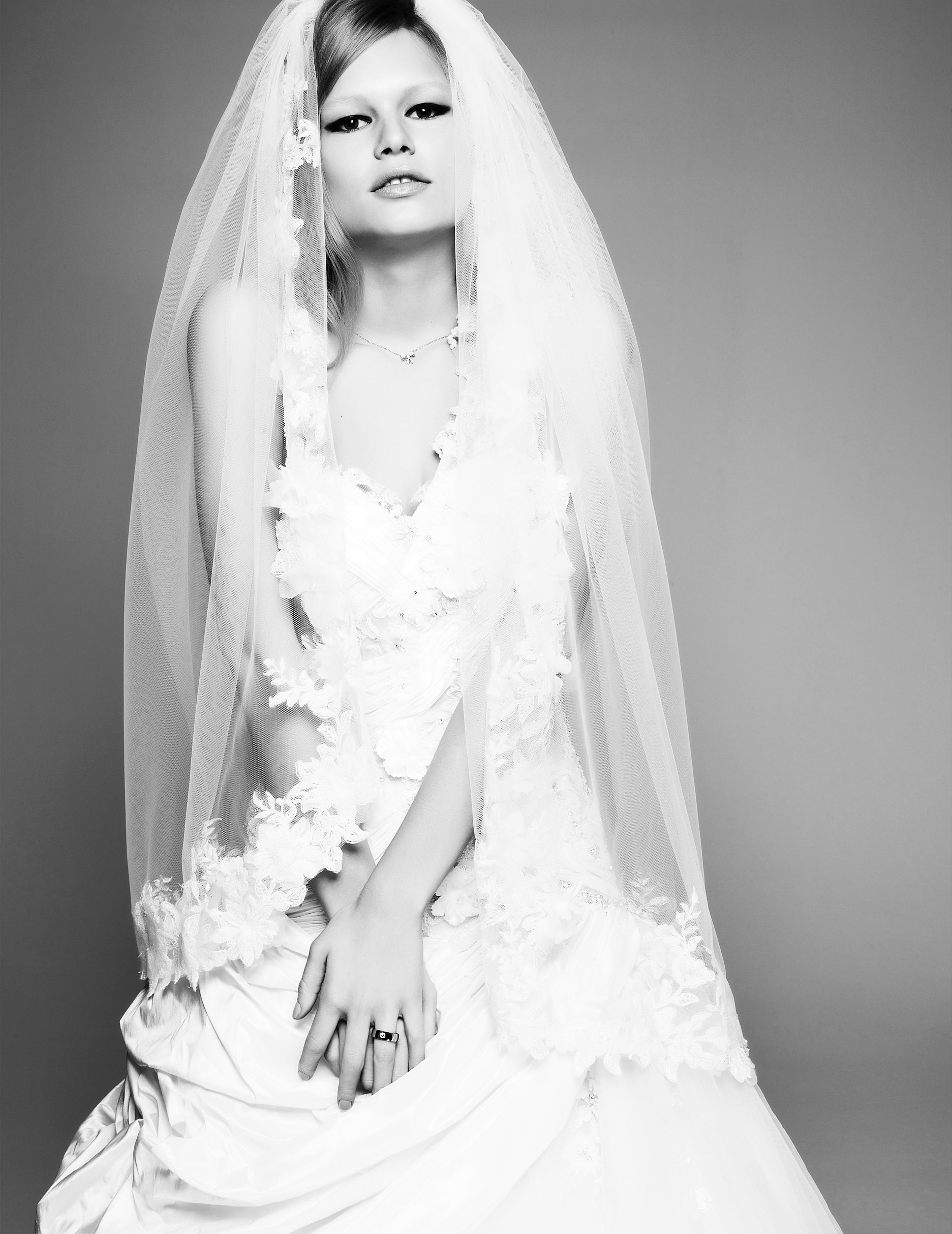 anna-ewers-by-jimmy-backius-for-kurz-jewelry-2014-3