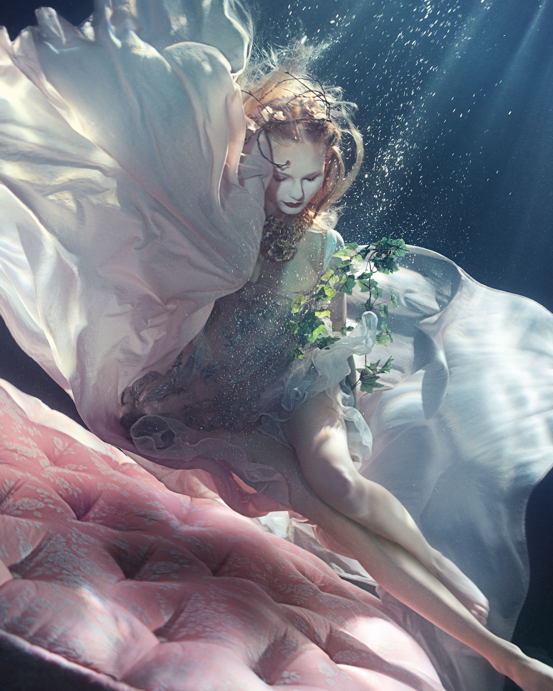 lydia-beesley-franziska-klein-by-zena-holloway-for-how-to-spend-it-may-2014-1