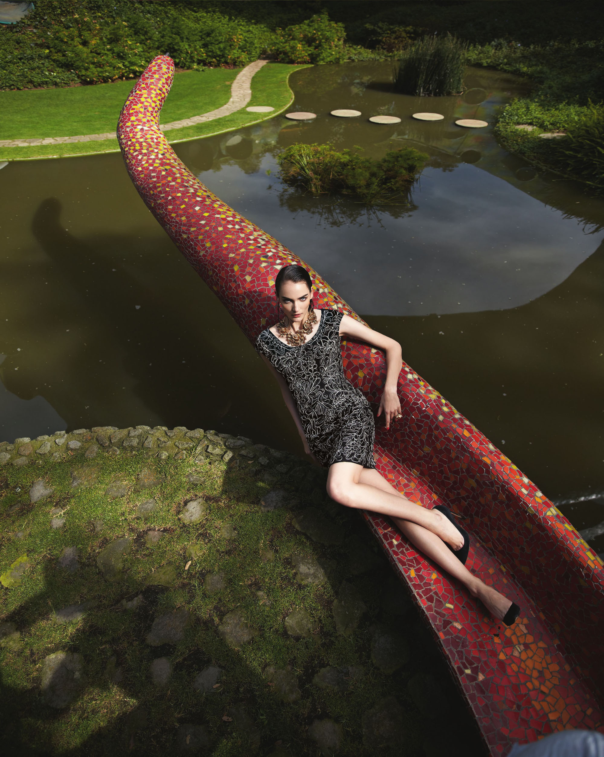 zuzanna-bijoch-by-david-bellemere-for-neiman-marcus-april-2014-7