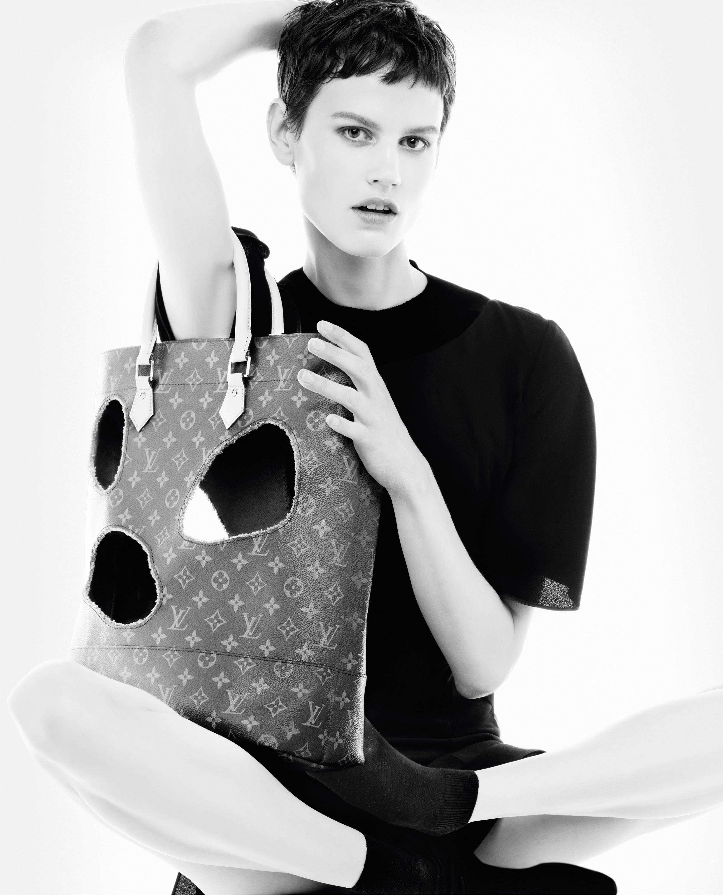 saskia-de-brauw-julia-nobis-liya-kebede-freja-beha-erichsen-for-louis-vuitton-celebrating-monogram-2014-6