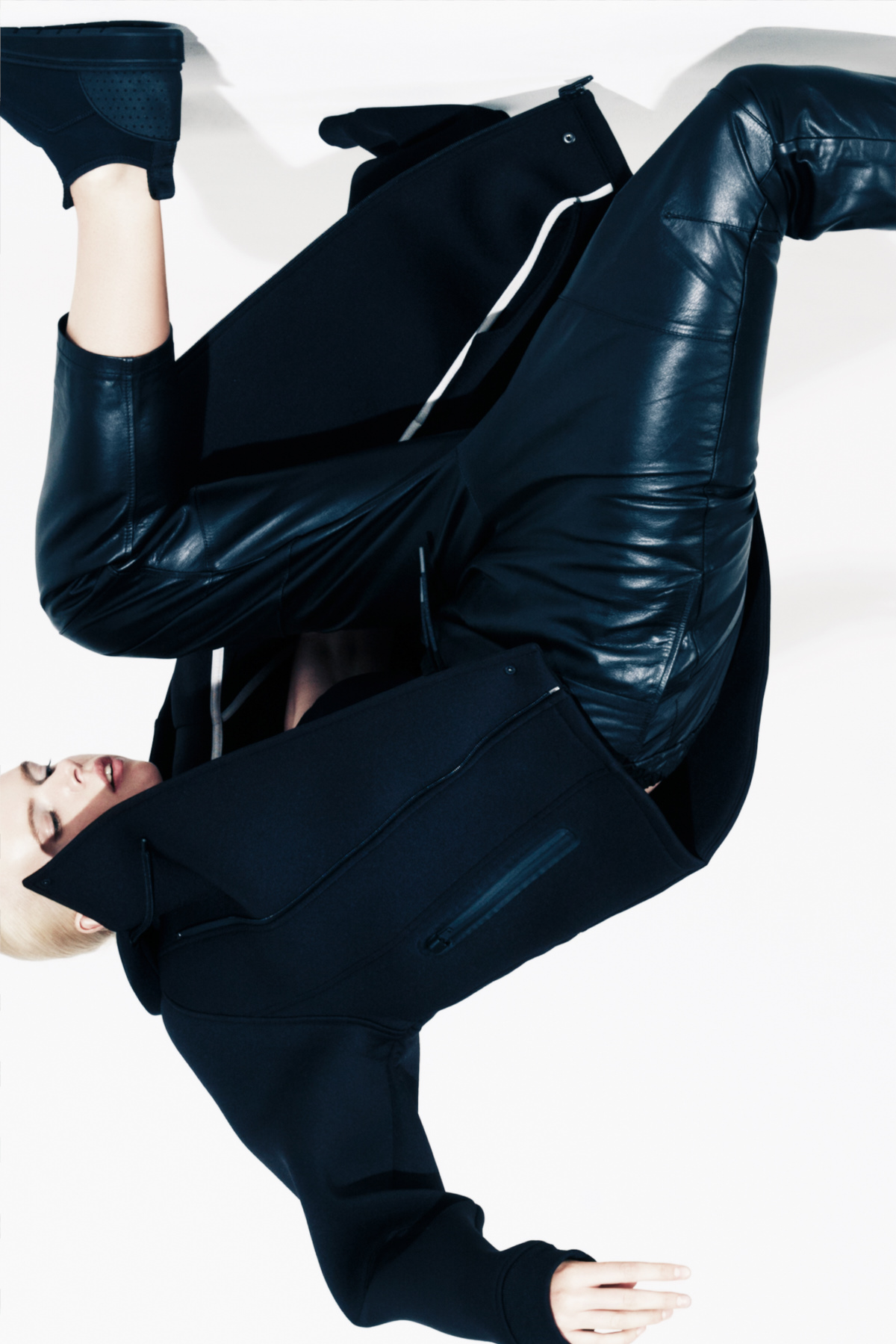 alyona-subbotina-by-sevda-albers-for-lofficiel-mexico-november-2014-8