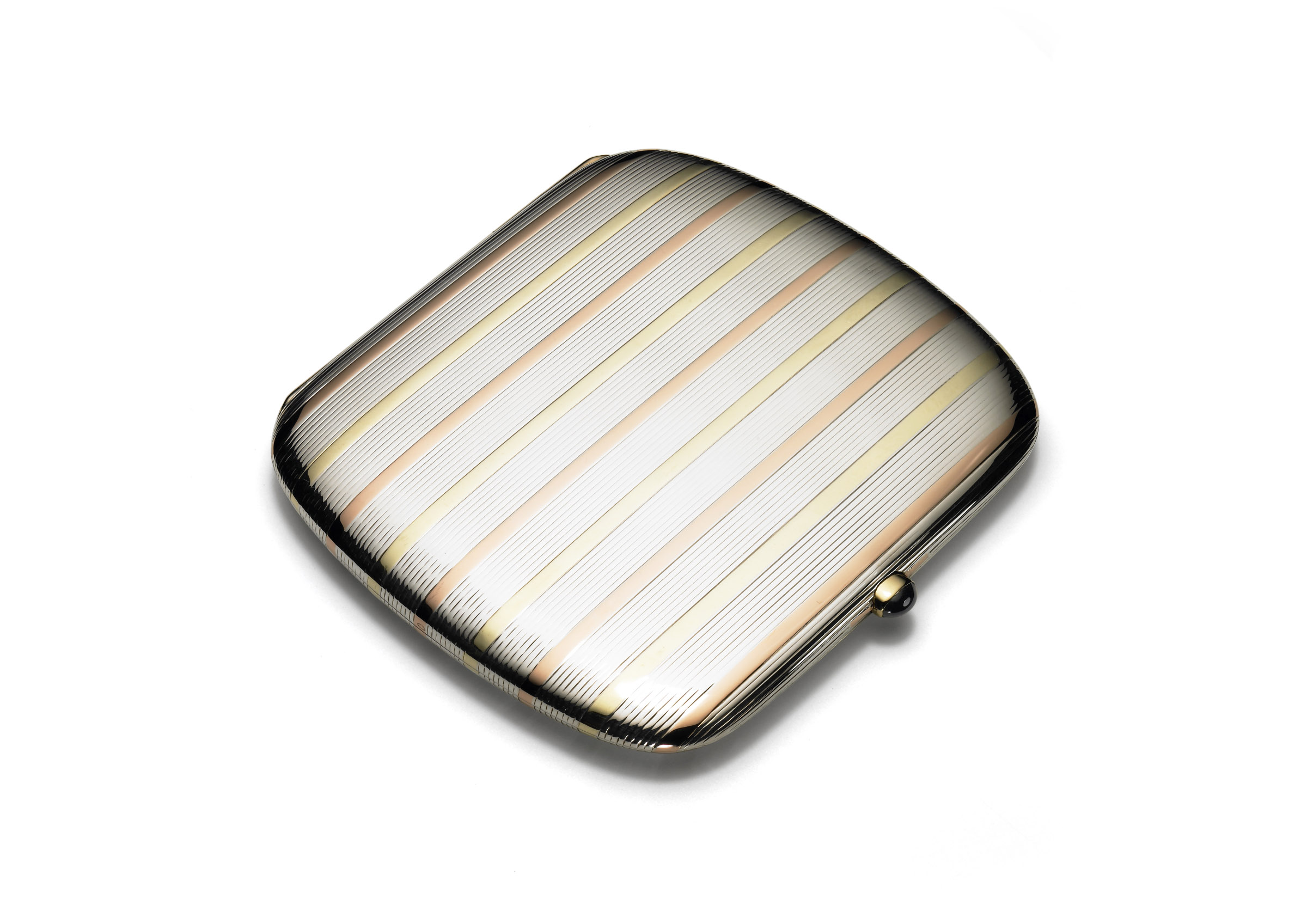 Cigarette case exterior view _c_ Cartier