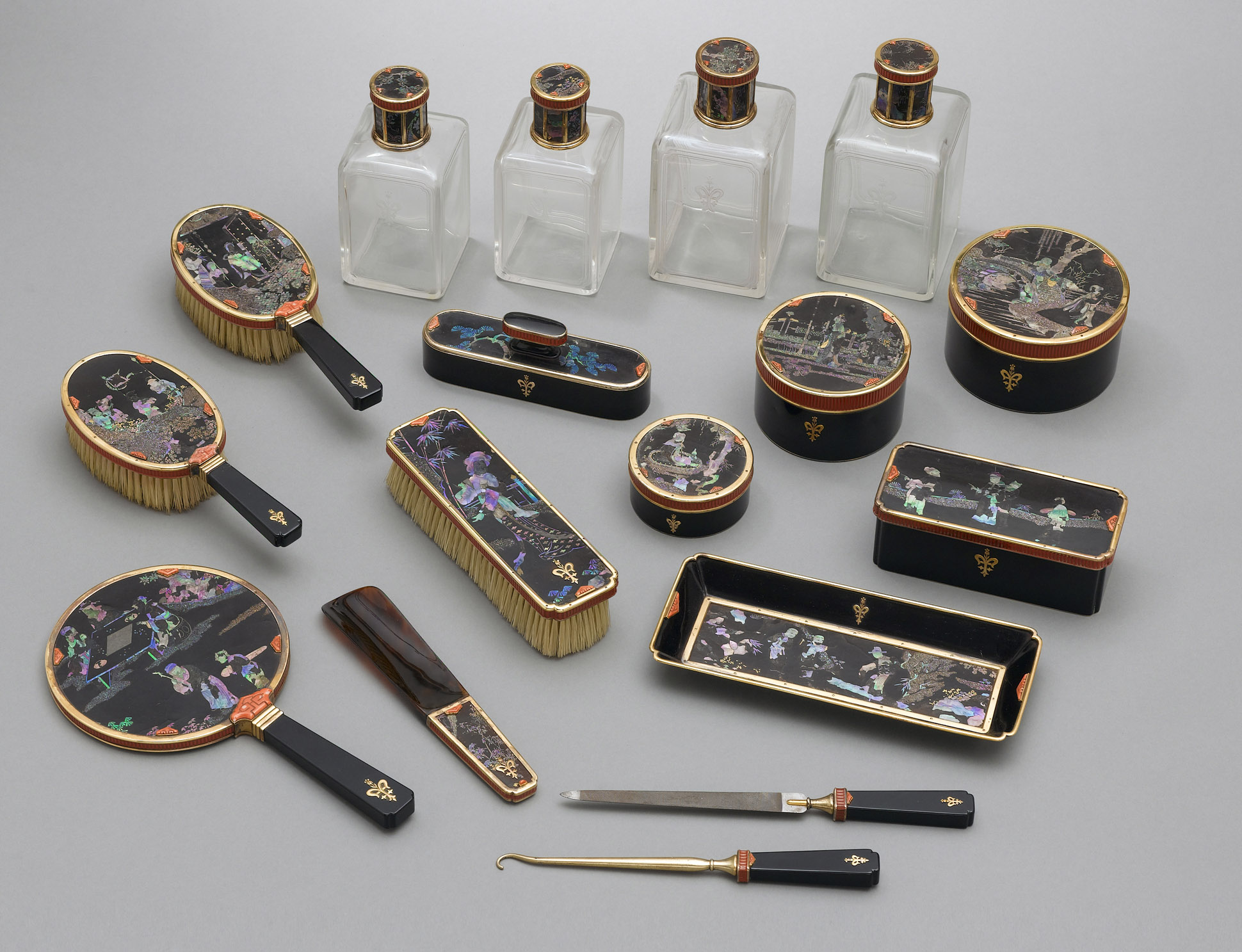 Vanity set from the collection of Barbra Streisand