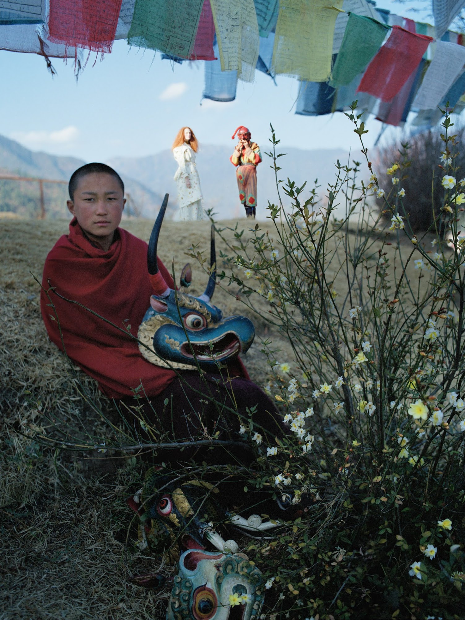 karen-elson-by-tim-walker-for-vogue-uk-may-2015-11