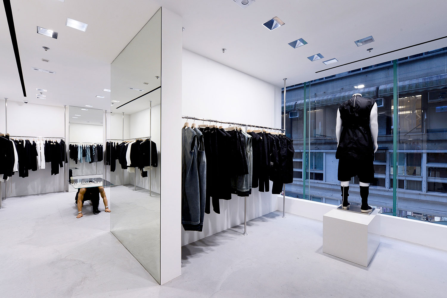 rick-owens-freestanding-store-hong-kong-002