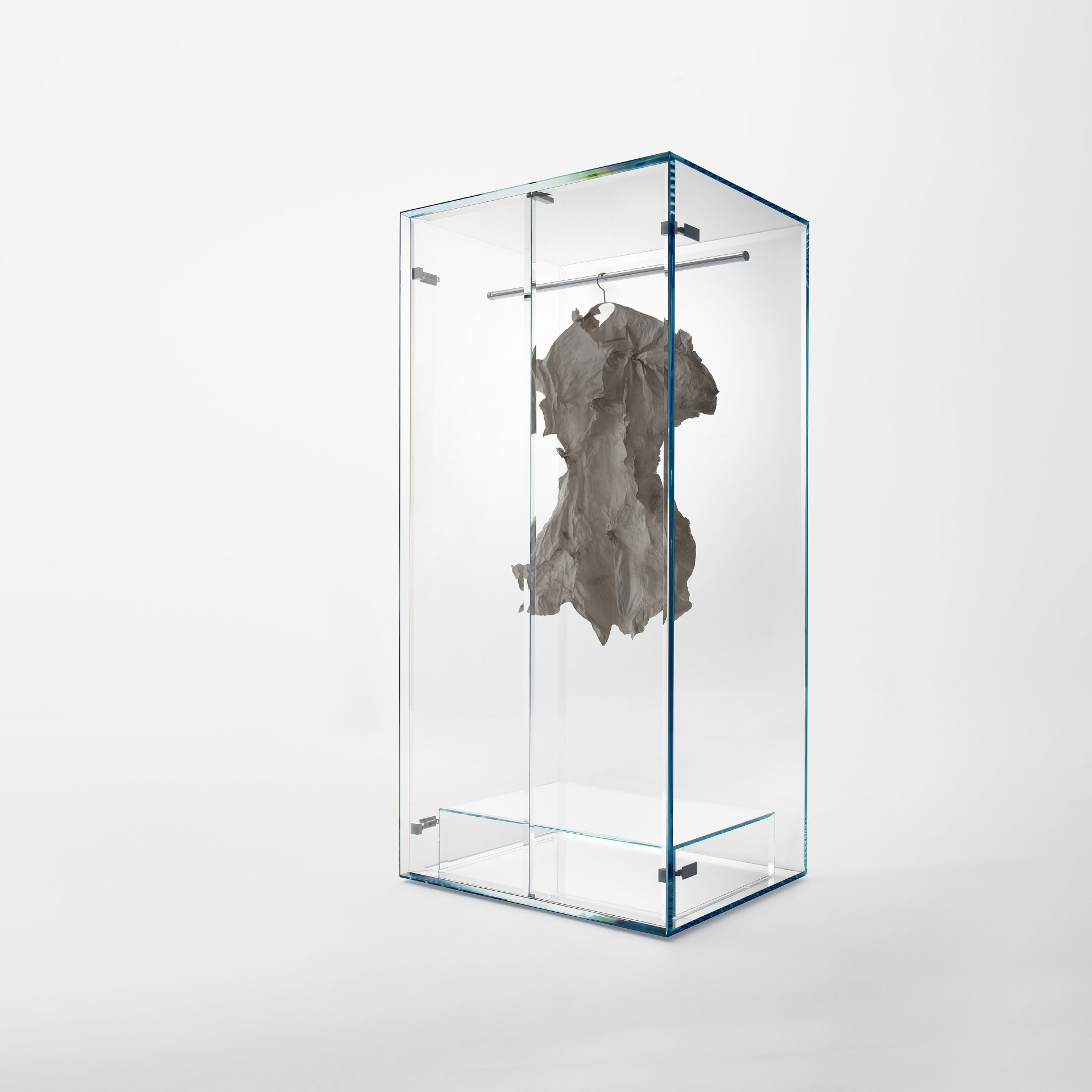 PRISM_Wardrobe_TYoshioka_01