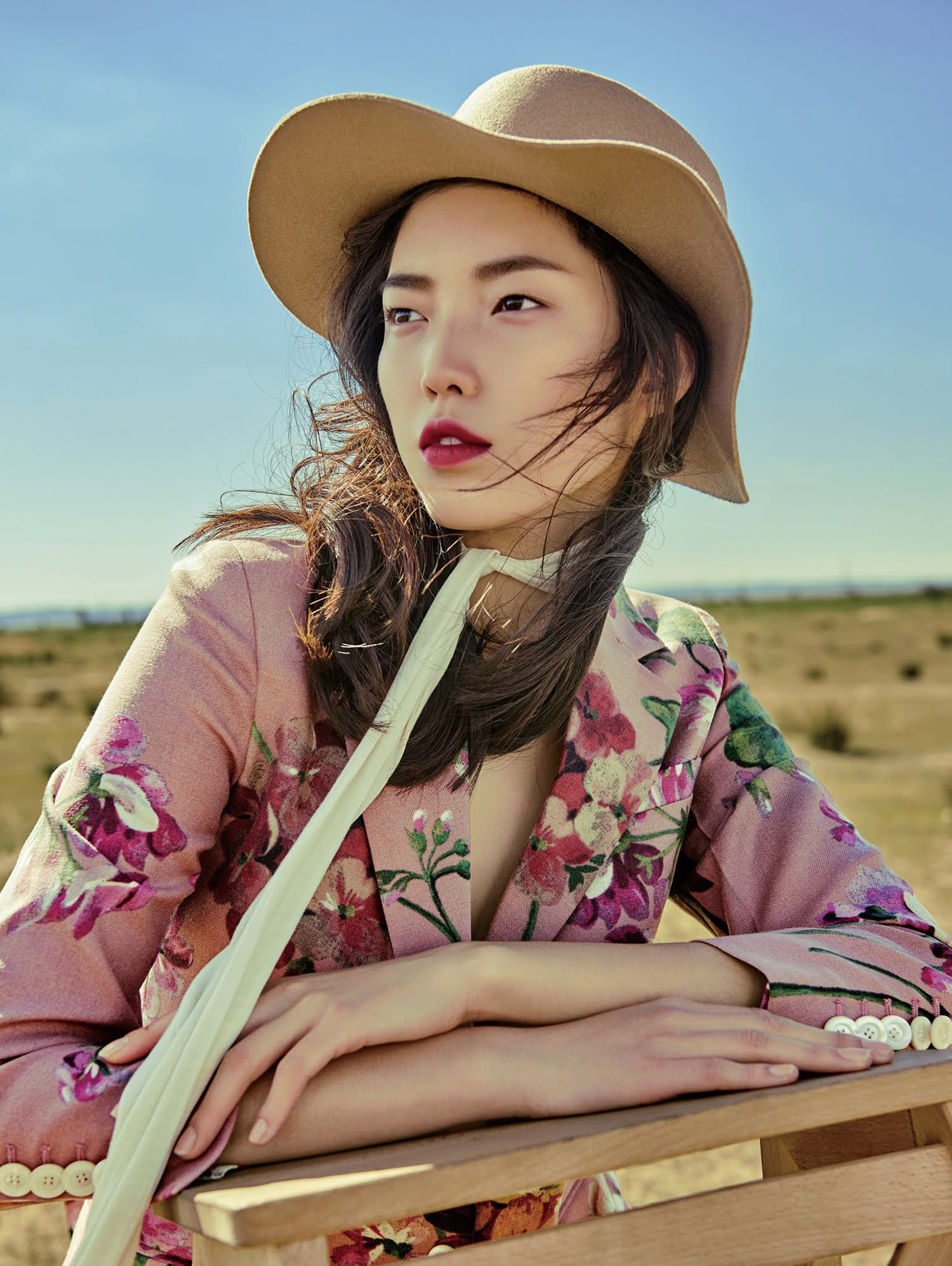 jessie-hsu-by-yin-chao-for-vogue-china-august-2015-1