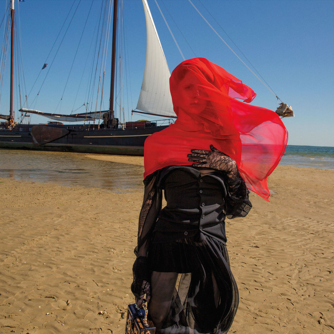 natalie-westling-by-inez-van-lamsweerde-vinoodh-matadin-for-w-magazine-september-2015