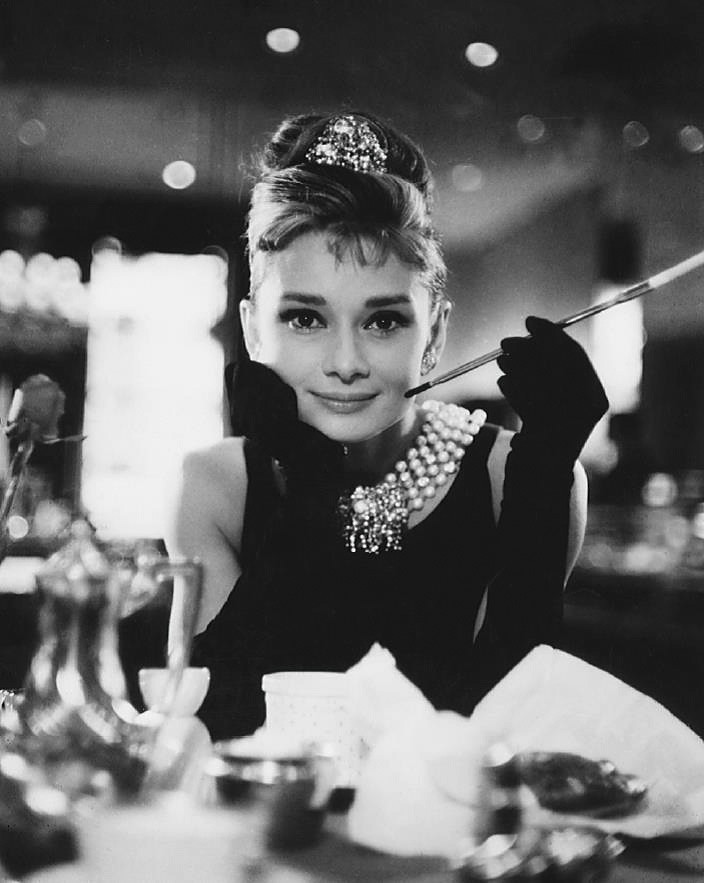 Audrey-Hepburn-in-Breakfast-at-Tiffanys-1961