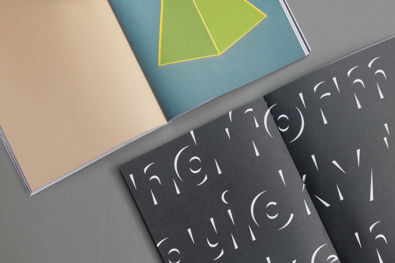 DefineMagazine.AmandaJaneJones.Interior_1340_c