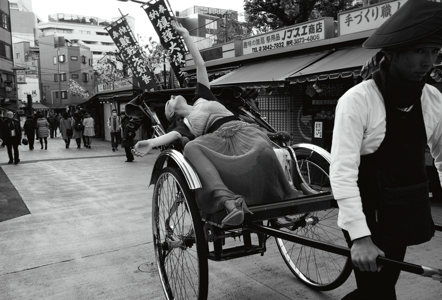 Numero-April_2016-Guinevere_van_Seenus-by-Sofia_Sanchez-Mauro_Mongiello-yesonfashion-com-01