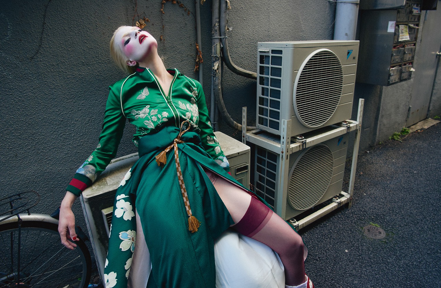 Numero-April_2016-Guinevere_van_Seenus-by-Sofia_Sanchez-Mauro_Mongiello-yesonfashion-com-02