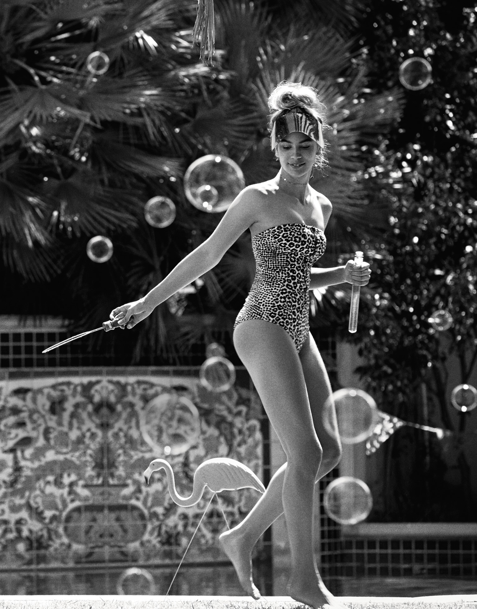 PORTER-15-SummerEscape_2016-Stella_McCartney-by-Bjorn_Iooss-09