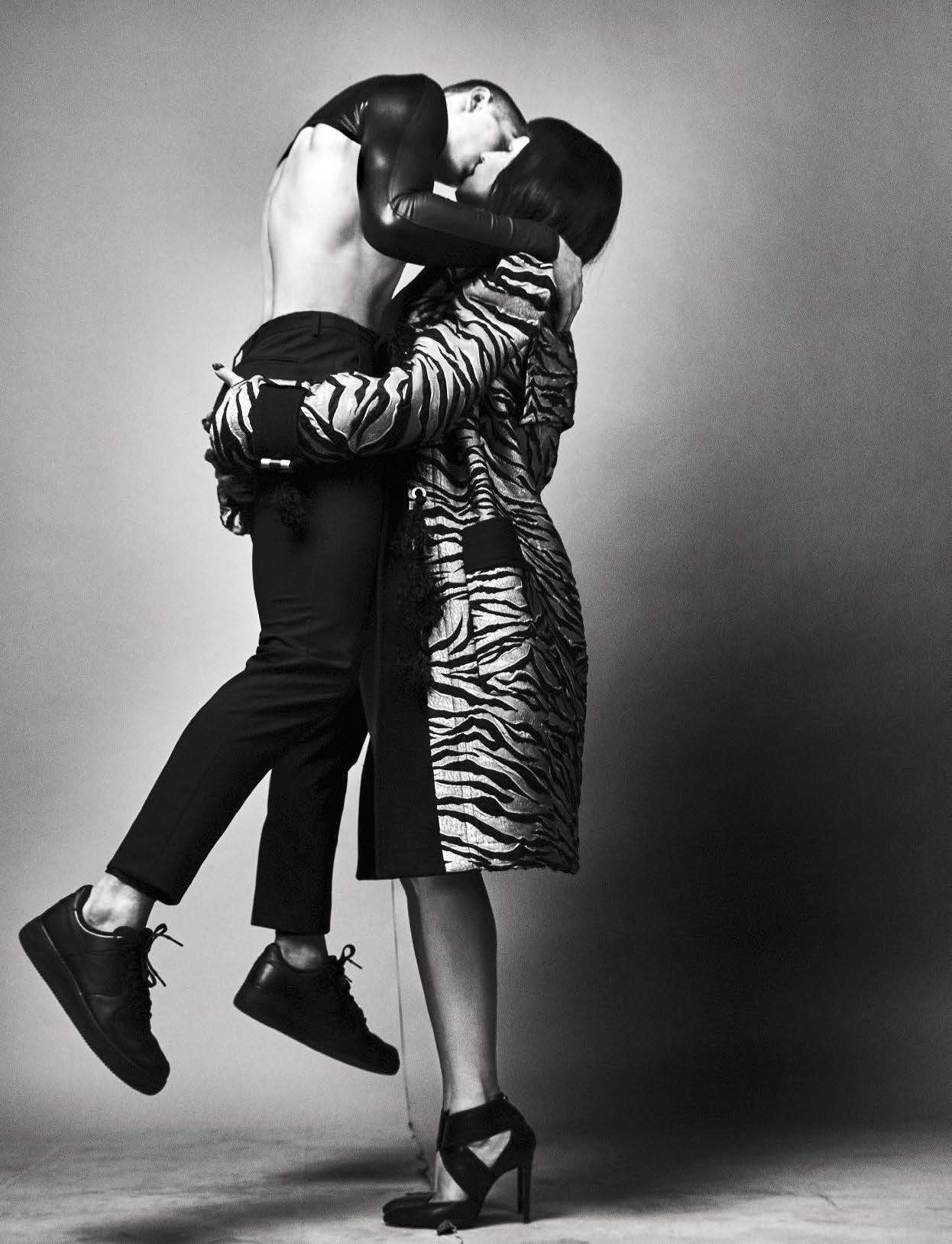 Vogue-Italia-August-2016-Lara-Stone-by-Steven-Klein-yesonfashion-06