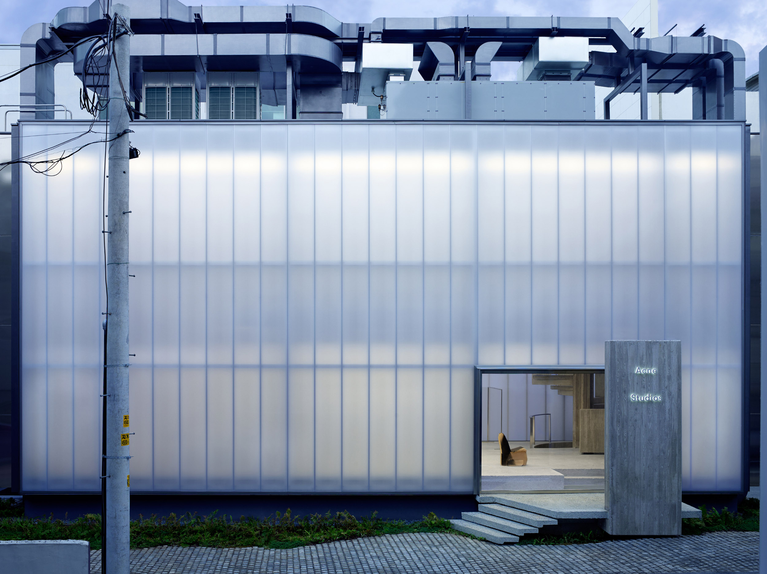 Acne Studios 首尔旗舰店