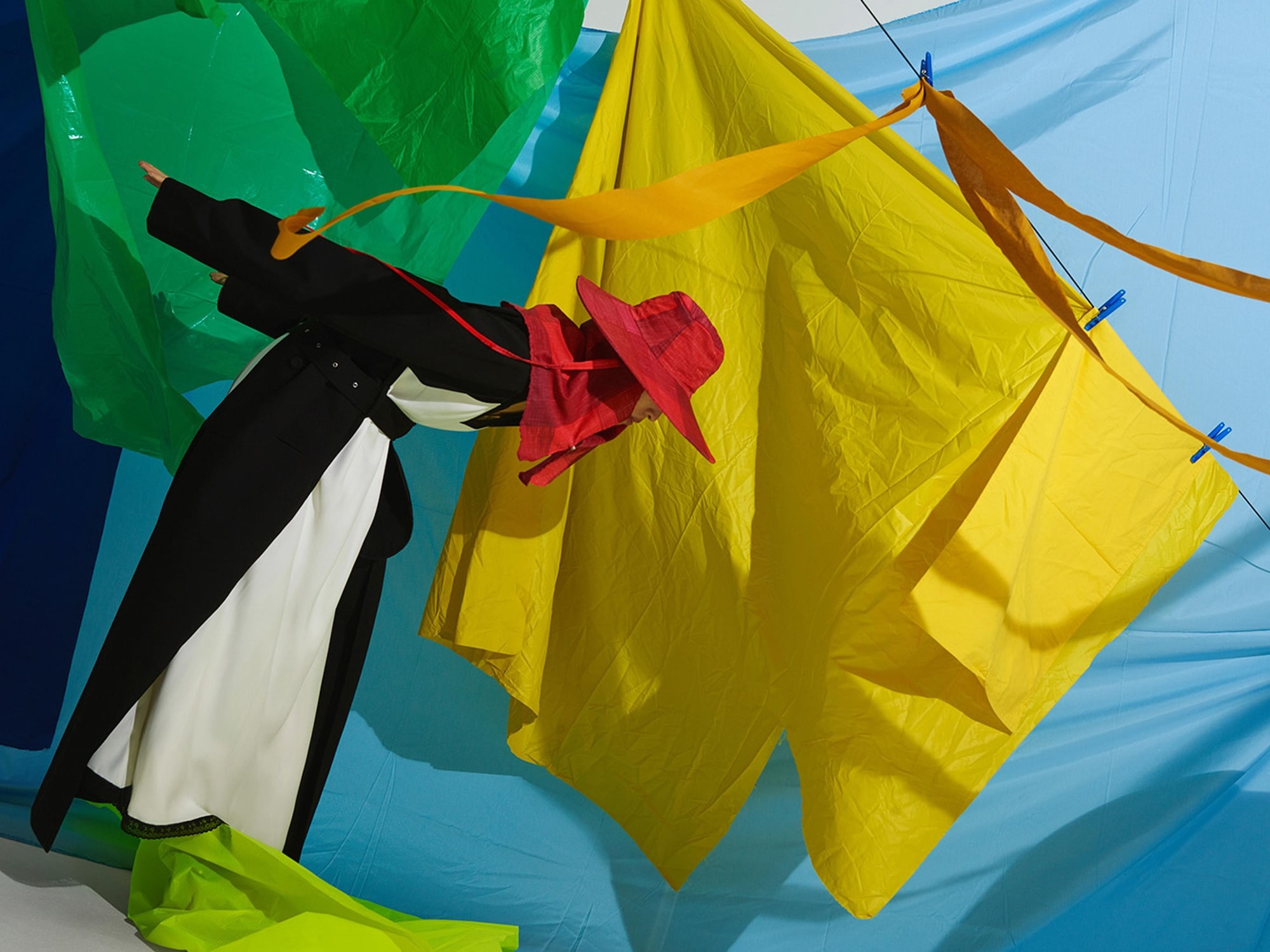 薇薇安·萨森《磷光体: 艺术 & 时尚 1990-2023》